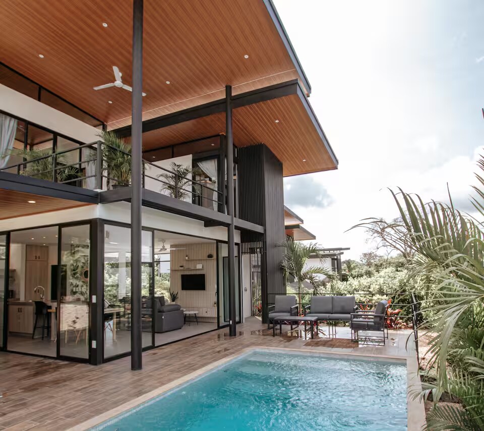 Private Pool Villa | Minutes to Epic Beaches+Surf